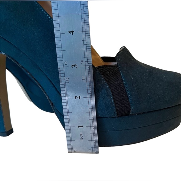 NY&Co Eva Mendes Velvet Pumps- Sz 7 - Picture 4 of 11